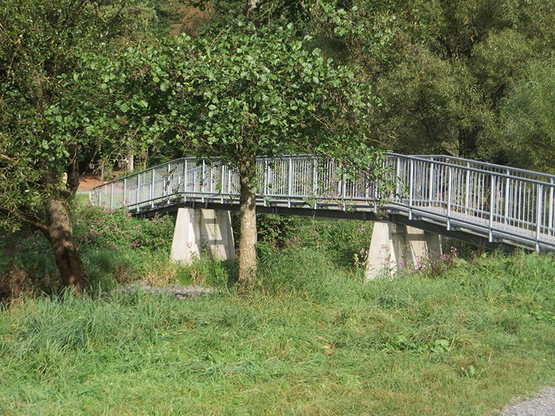 Hier steht ein Bild mit dem Titel: Die erste Brücke über die Nister. Hier beginnt für mich der Westerwaldsteig (Foto: Hans-Joachim Schneider)