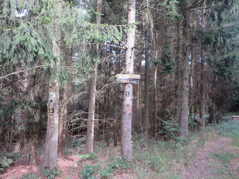 Hier steht ein Bild mit dem Titel: Hinweisschild zur Spitze Lay (Foto: Hans-Joachim Schneider)