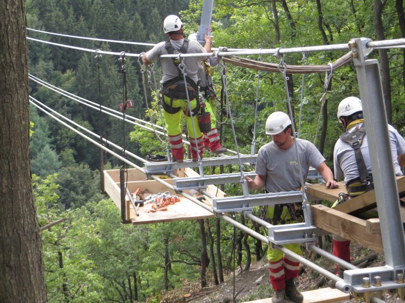 Geierlay, Hängeseilbrücke, Montage, Arbeiter, Seilbrücke, Montage, Abgrund,