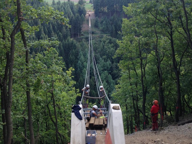Geierlay, Hängeseilbrücke, Montage, Arbeiter, Seilbrücke, Montage, Abgrund,