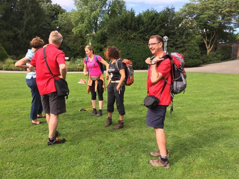 Schlosspark Weinheim, Wiese, Megamarsch-Team,